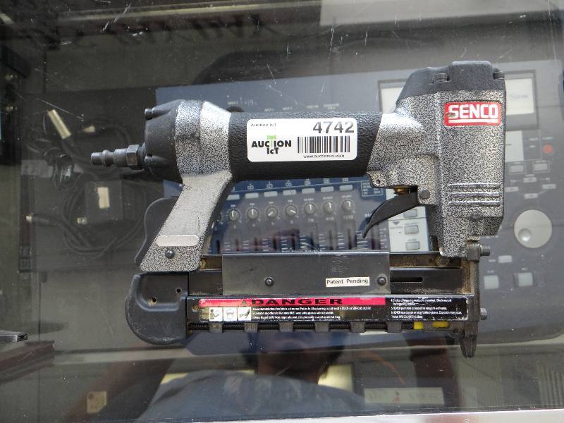 lot 4742 image: Senco nail gun