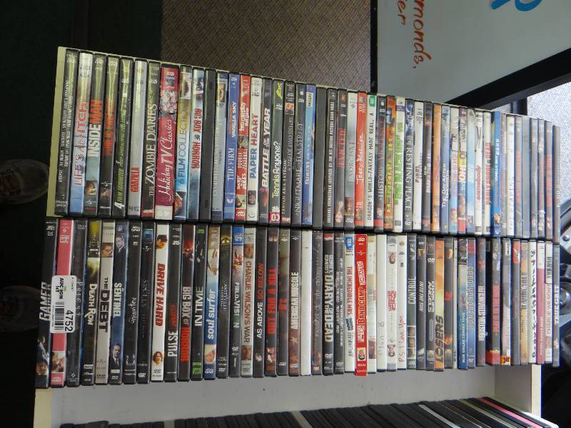 lot 4752 image: Large lot of DVDs