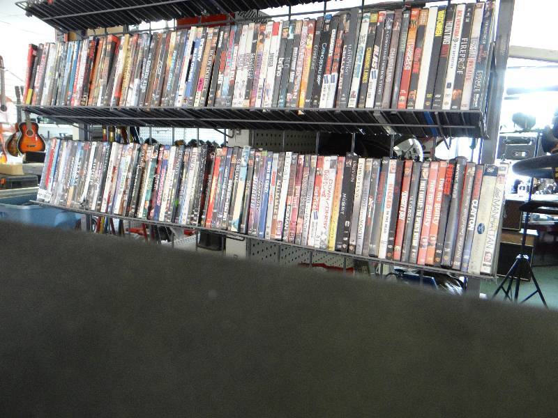 lot 4754 image: Large lot of DVDs