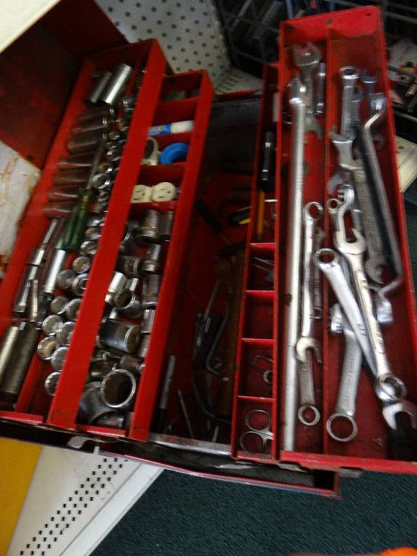 lot 4757 image: Large tool box w various hand tools & sockets
