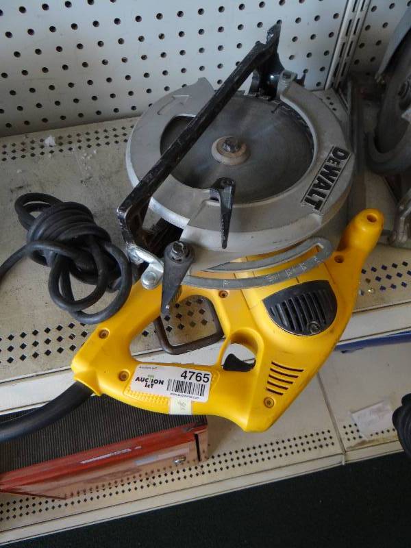 lot 4765 image: Dewalt framing saw