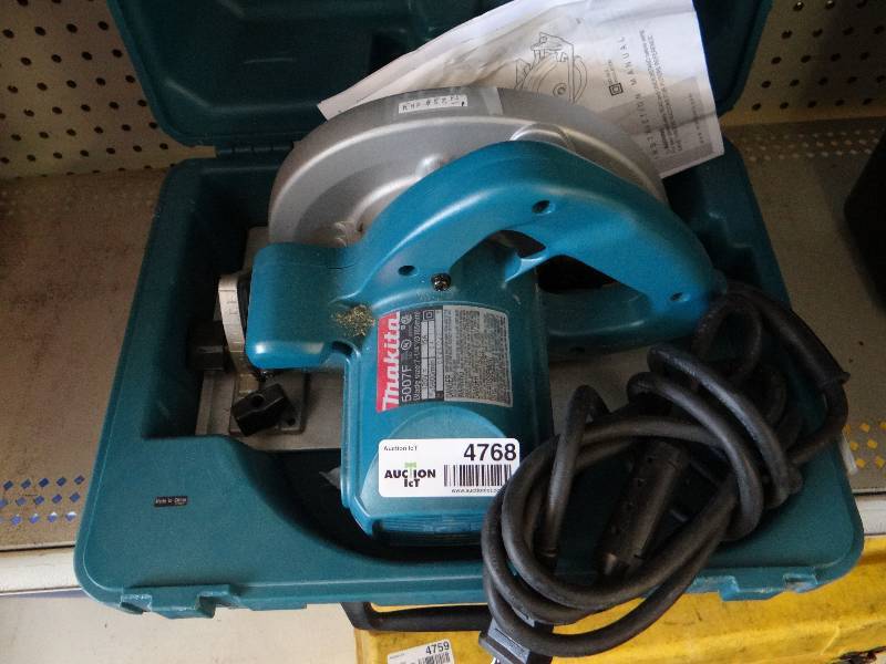 lot 4768 image: Makita circular saw