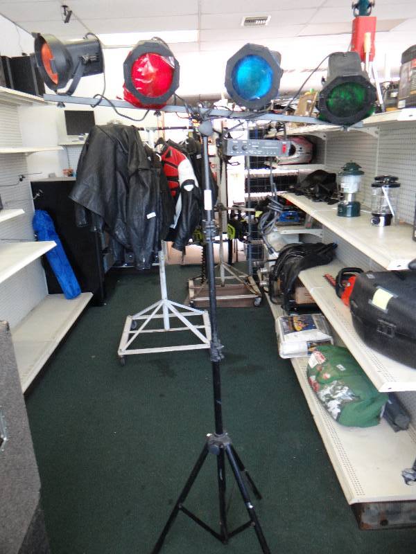 lot 4790 image: Party light stand w Eliminator 4 channel basic controller