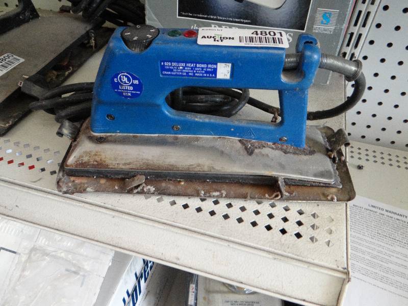 lot 4801 image: Deluxe heat bond iron