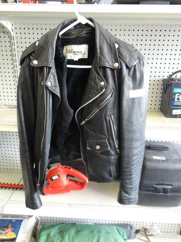 lot 4822 image: Size 34 Wilson suede & genuine leather jacket