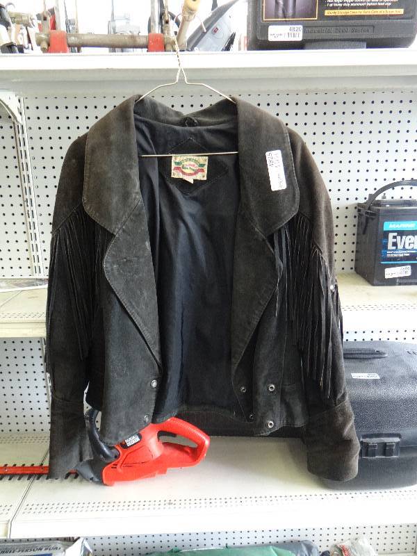 lot 4825 image: Size small rock creek jacket