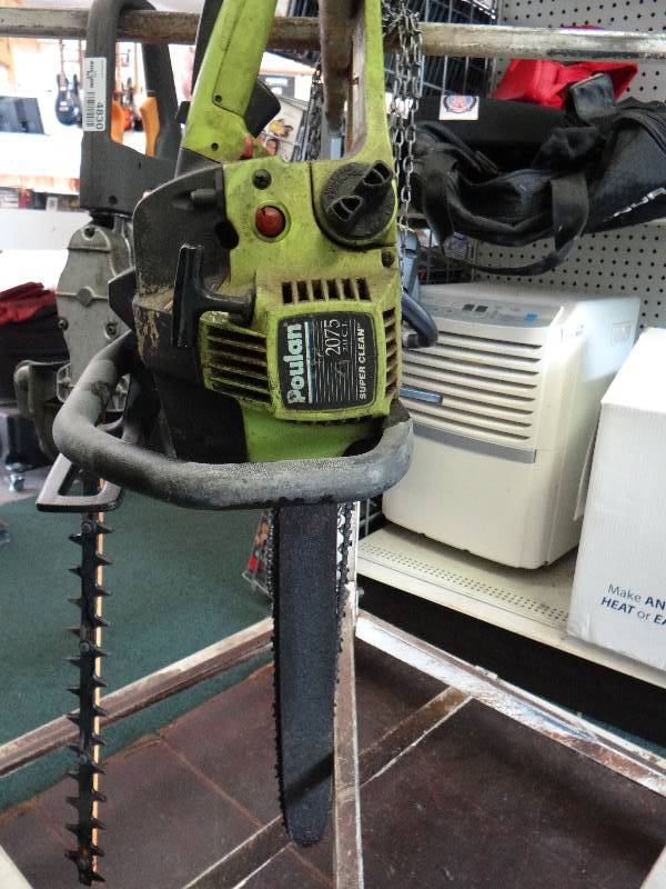 lot 4829 image: Poulan 16 inch chain saw