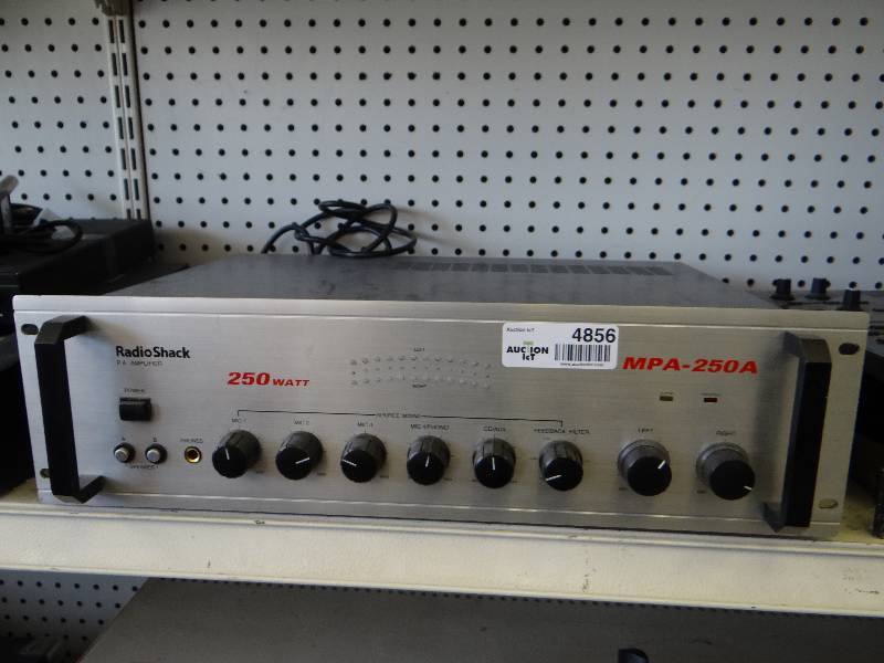 lot 4856 image: Radio Shack Amplifier 250 watt MPA-250 A