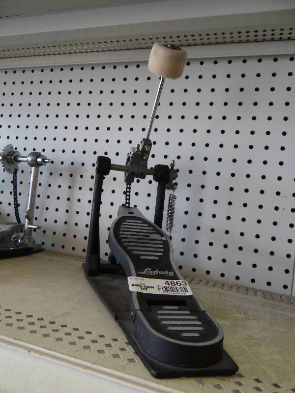 lot 4863 image: Bass drum pedal