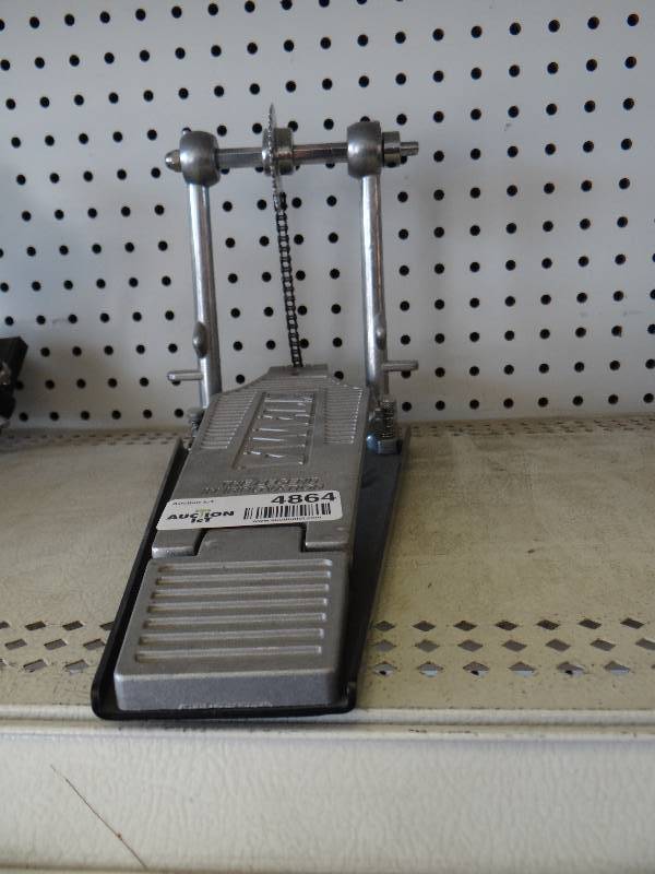 lot 4864 image: Bass drum pedal