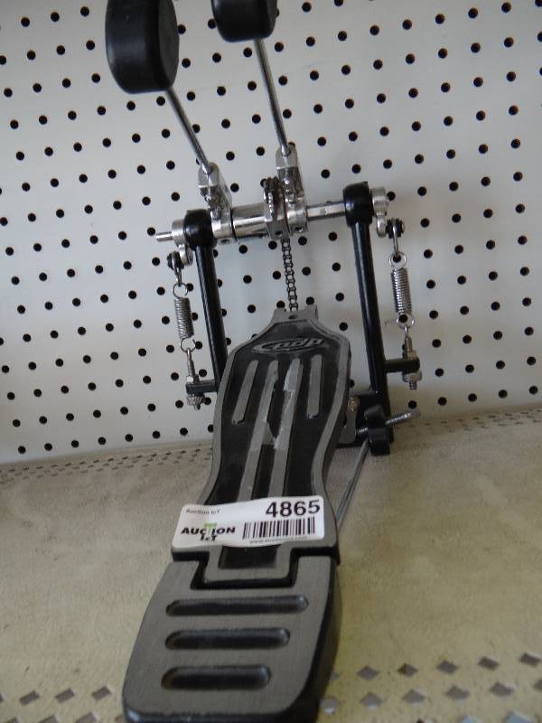 lot 4865 image: Bass drum pedal