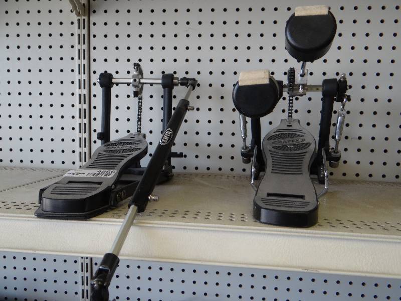 lot 4866 image: Bass drum pedals