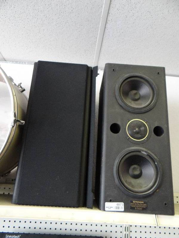 lot 4873 image: 2 Pioneer vertical twin bass drive system