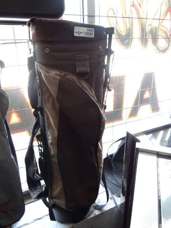 lot 4886 image: Knight golf club bag