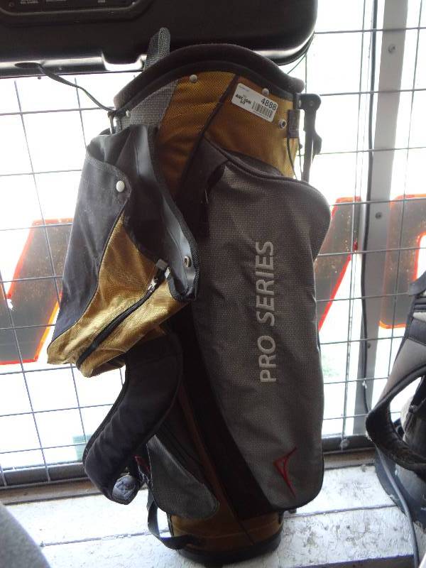 lot 4888 image: Acuity pro series golf club bag