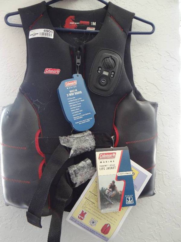 lot 4900 image: Coleman lifejacket w 2 way radio size medium