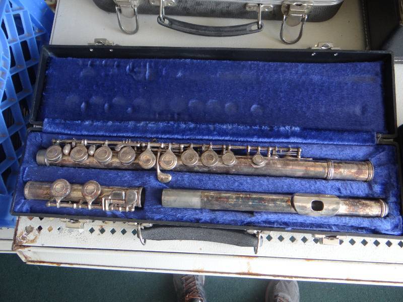 lot 4924 image: Yamaha YFL 24s flute w case