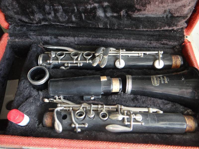 lot 4927 image: Bundy clarinet in case