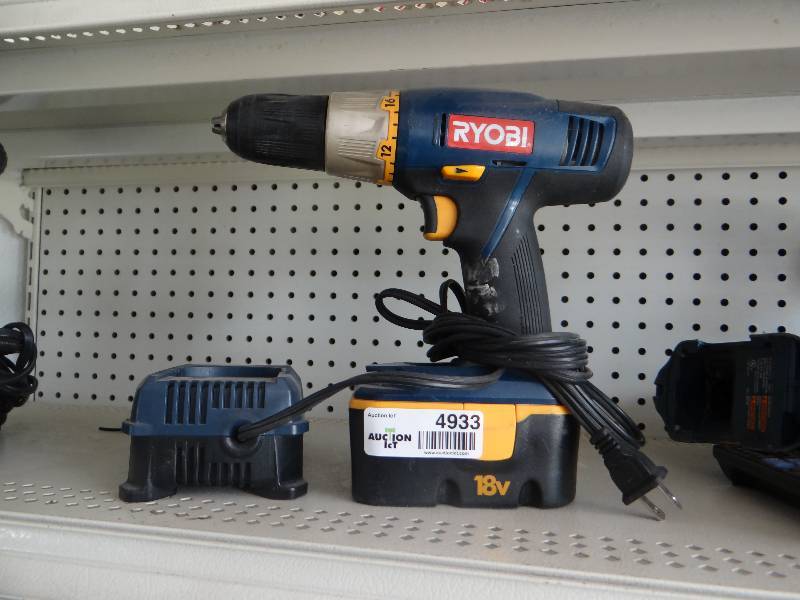 lot 4933 image: Ryobi 18 volt cordless drill w battery & charger