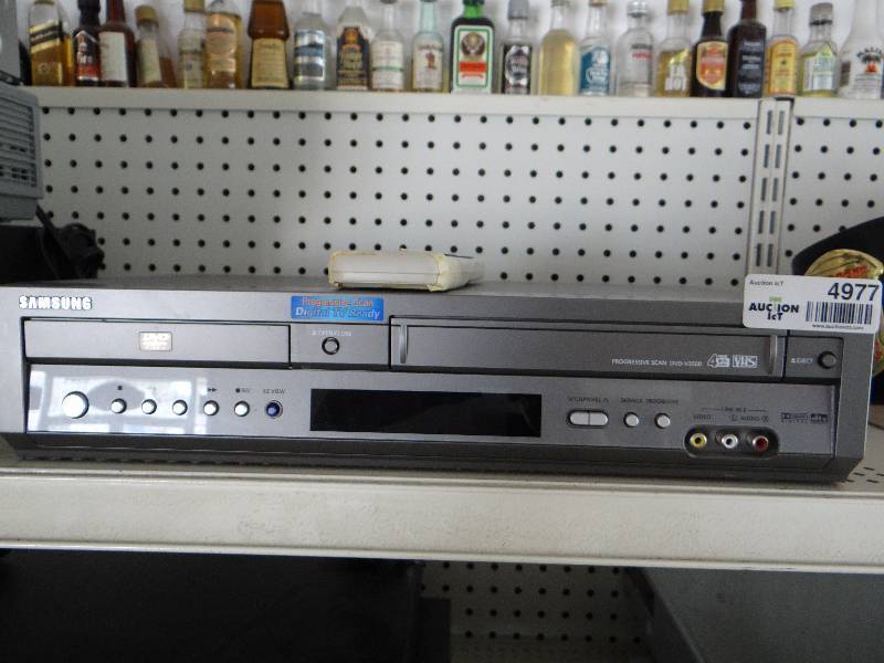 lot 4977 image: Samsung vhsdvd player w remote