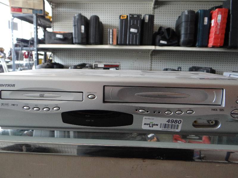 lot 4980 image: Emerson vhsdvd player
