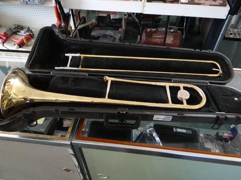lot 4984 image: Bach Trombone w case