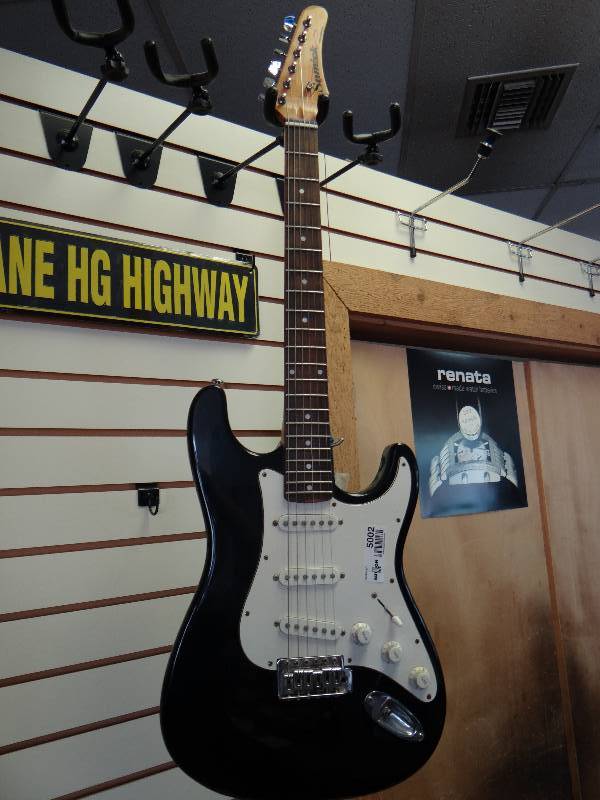 lot 5002 image: Samick electric guitar
