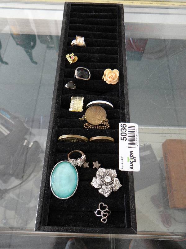 lot 5036 image: Lot of jewelry & display box