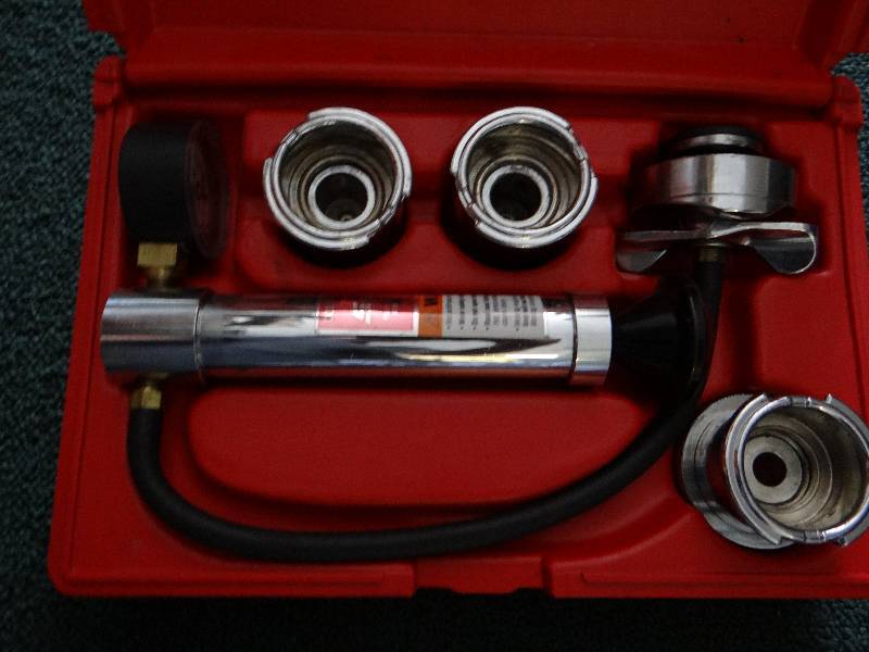 lot 5043 image: Snap-On cooling system tester & carpet trimmer