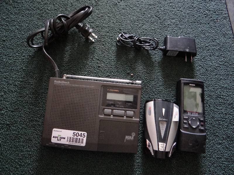 lot 5045 image: RadioShack weather radio alert, 12 channel garmin & radar