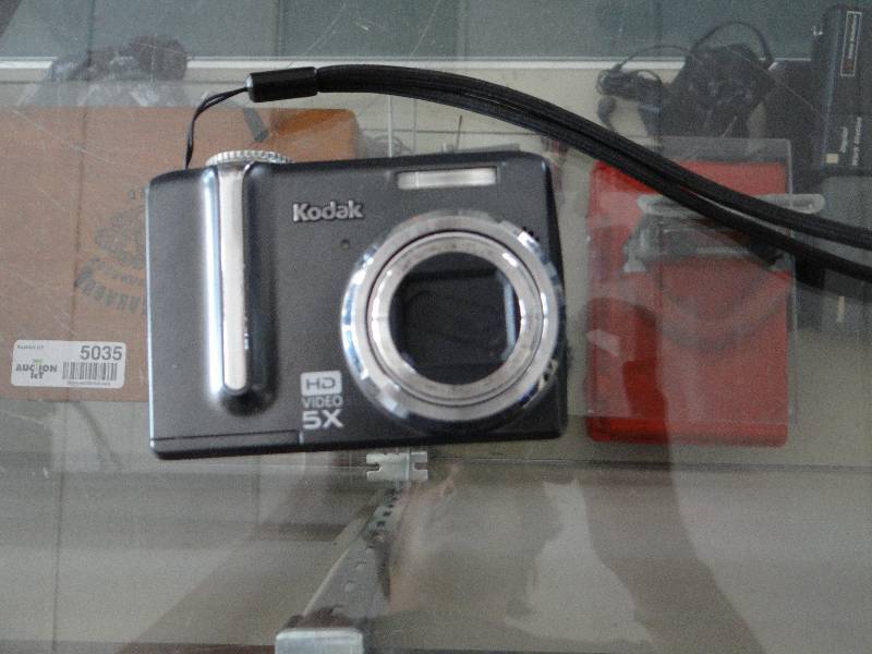 lot 5050 image: Kodak HD camera