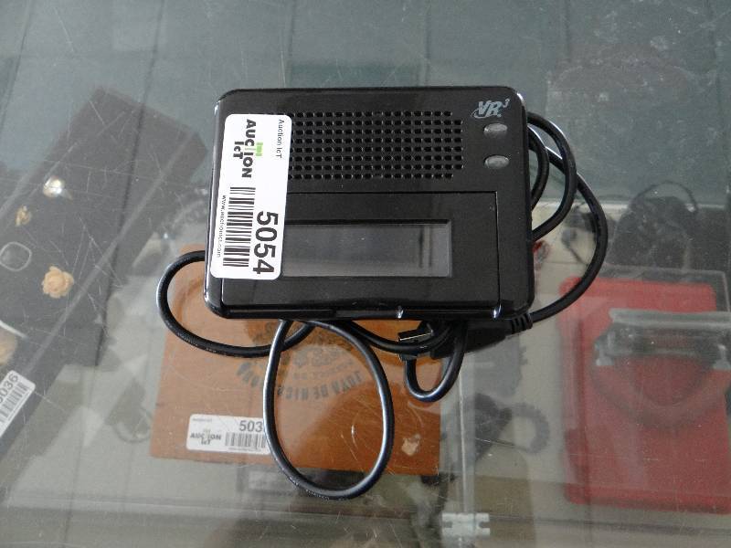 lot 5054 image: VRBT200V w charger