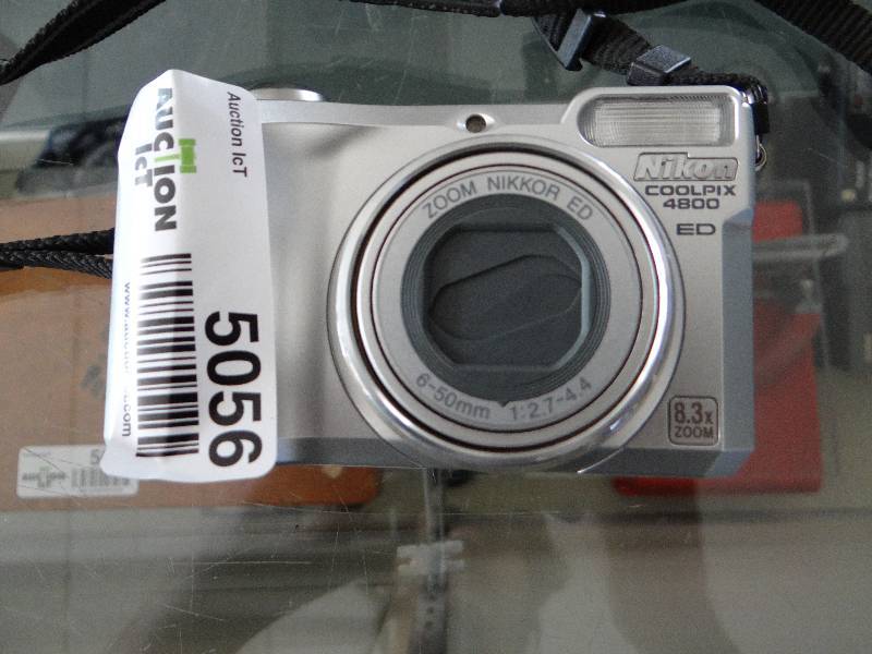 lot 5056 image: Nikon coolpix 4800 digital camera w charger