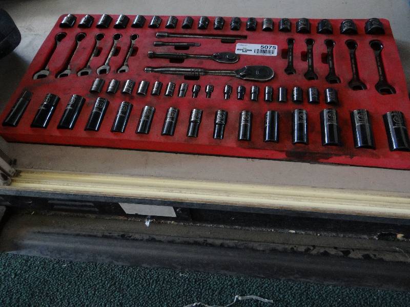 lot 5075 image: Husky Pro full socket set