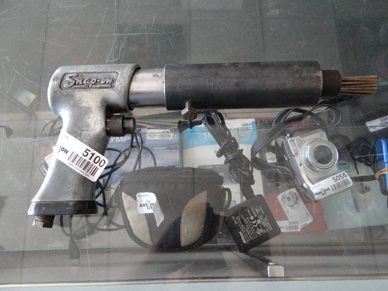 lot 5100 image: Snap-on pneumatic slag chipper