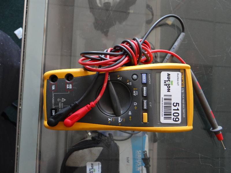 lot 5109 image: Fluke 179 true rms multimeter