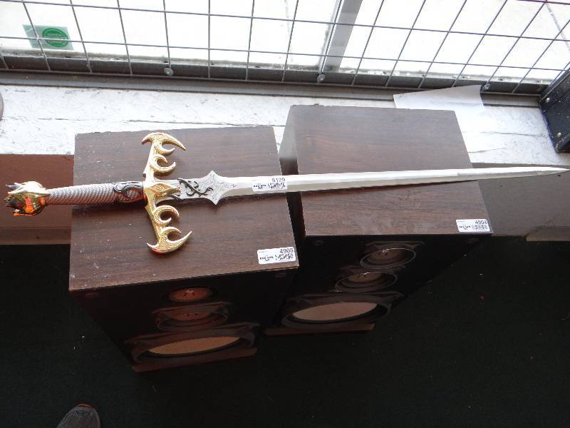 lot 5129 image: Gold Special Edition 1 of 1000 sword handcrafted in Taiwan