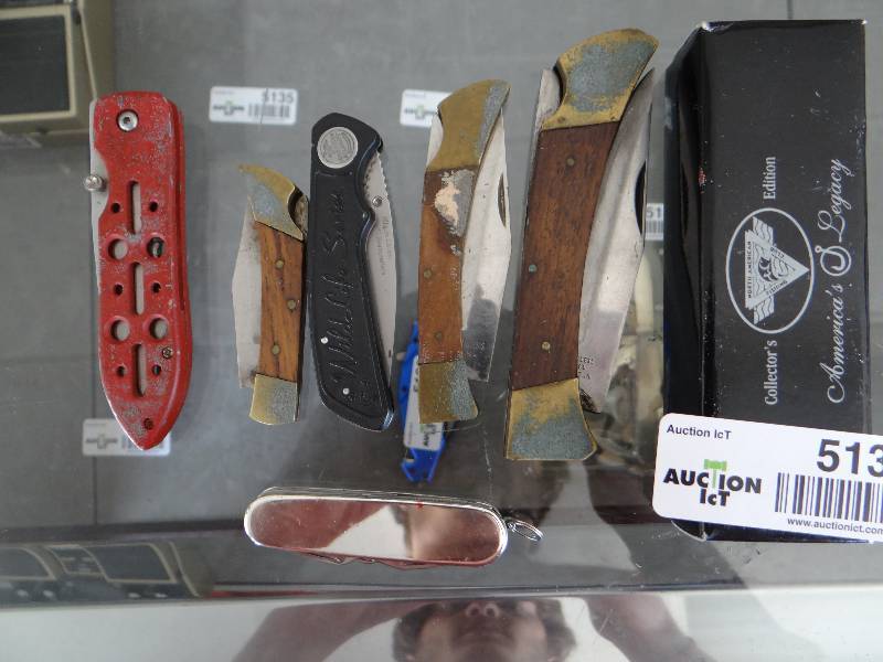 lot 5133 image: Lot of pocket knives