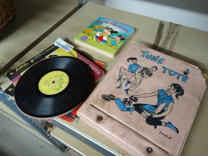 lot 13296 image: Lot of small records.
