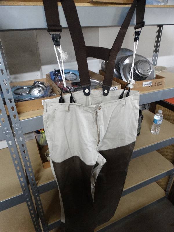 lot 13304 image: Saftbak overalls size 42 x 30.