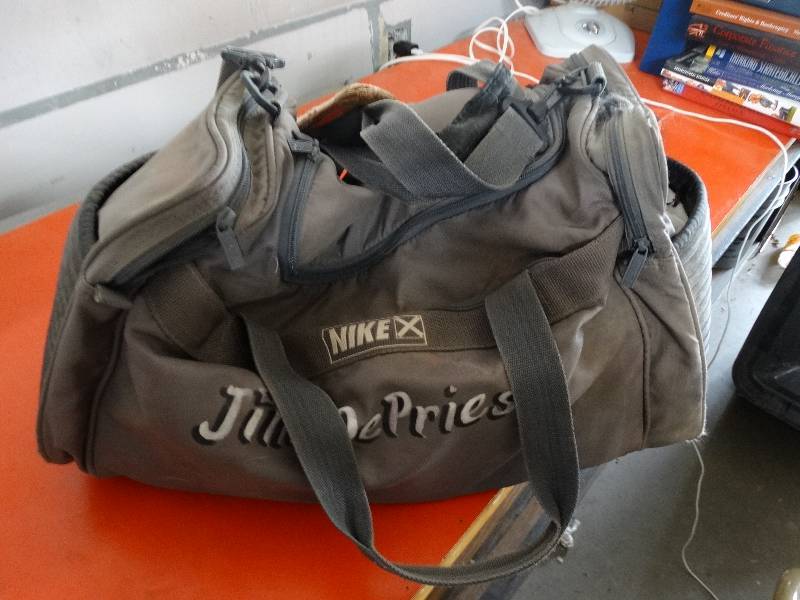 lot 13305 image: Bowling ball bag with ball and accesories.