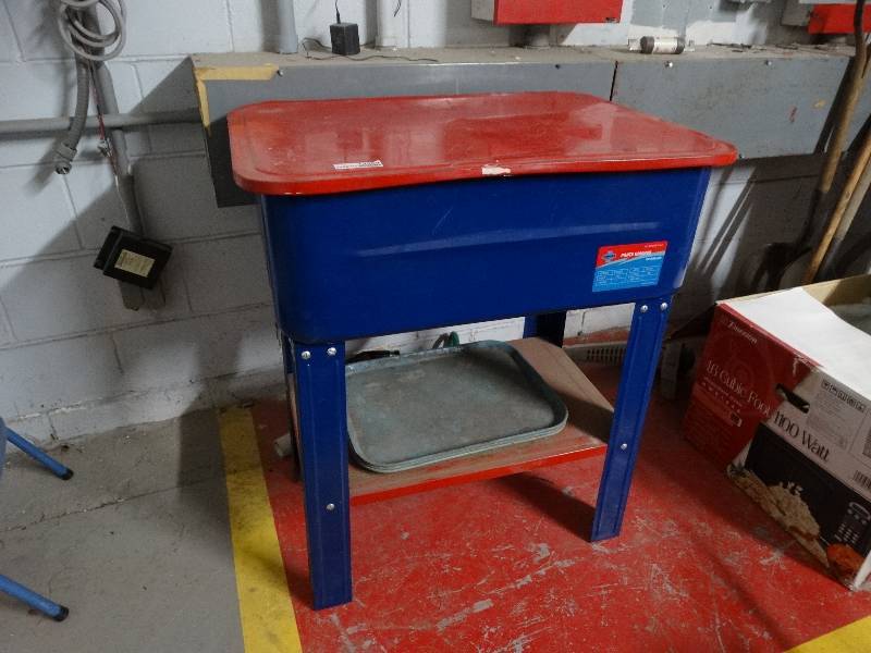 lot 13369 image: Parts washer.