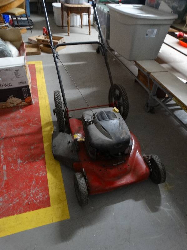 lot 13370 image: Lawn mower.