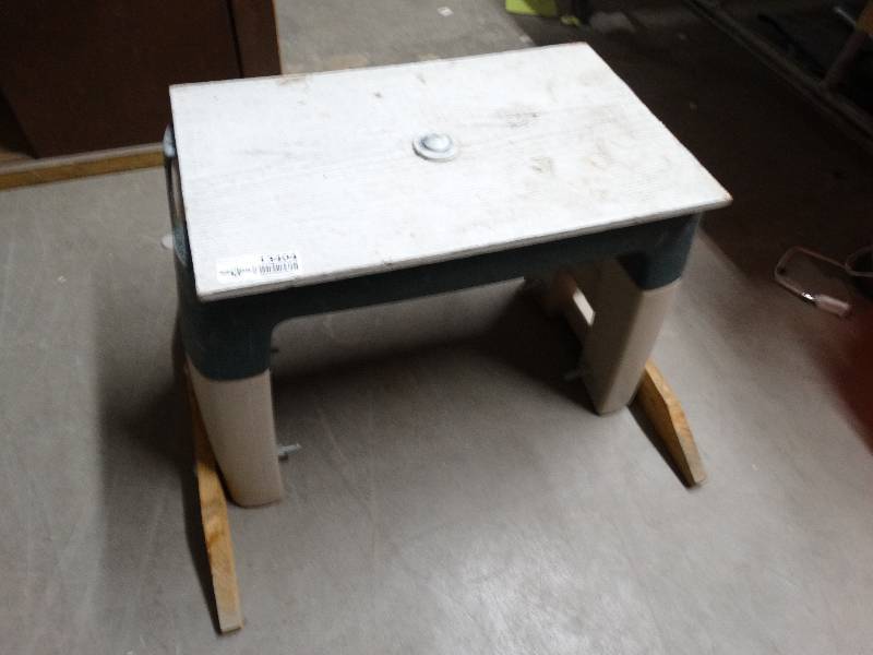 lot 13404 image: Homemade step stool.
