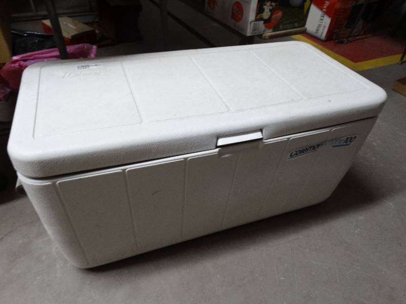 lot 13422 image: Large coleman cooler.