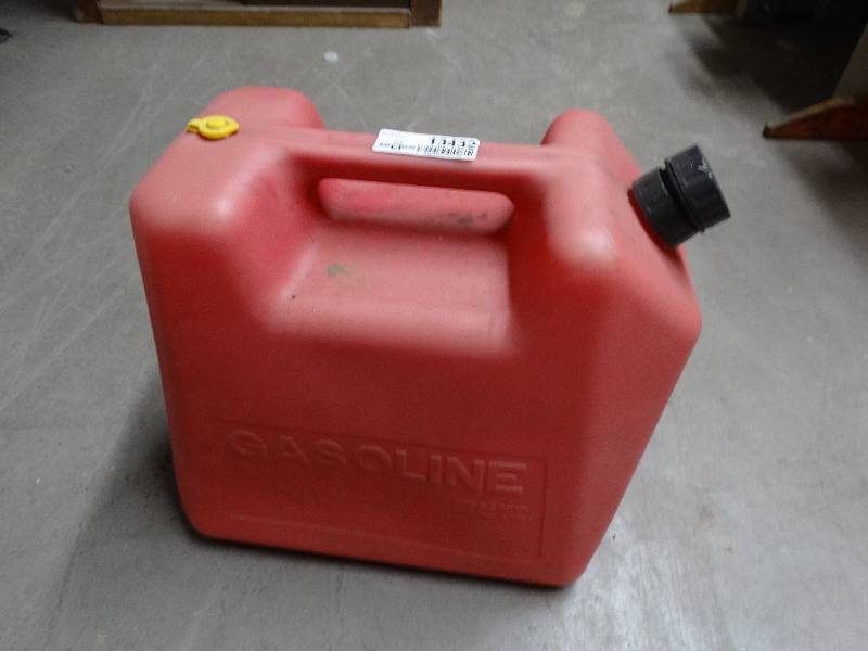 lot 13432 image: 5gal gas can.