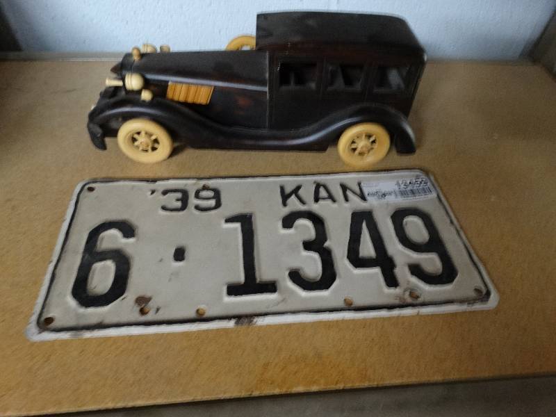 lot 13459 image: Old wooden car & a 39 license plate.
