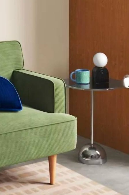 lot 19296 image: Modern Pedestal Accent Table