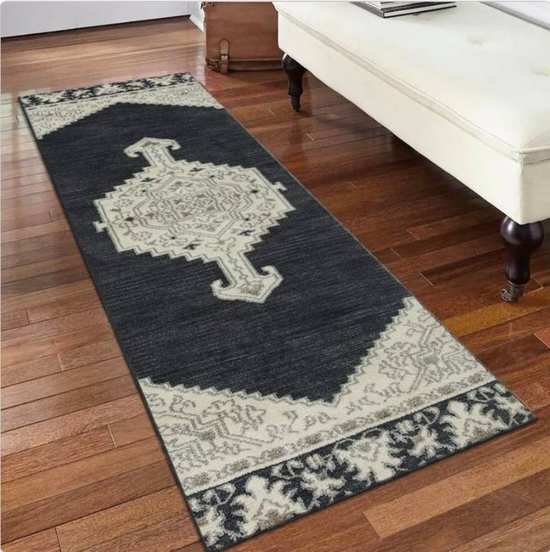 lot 19697 image: Everest Runner Medallion Hall Rug&nbsp