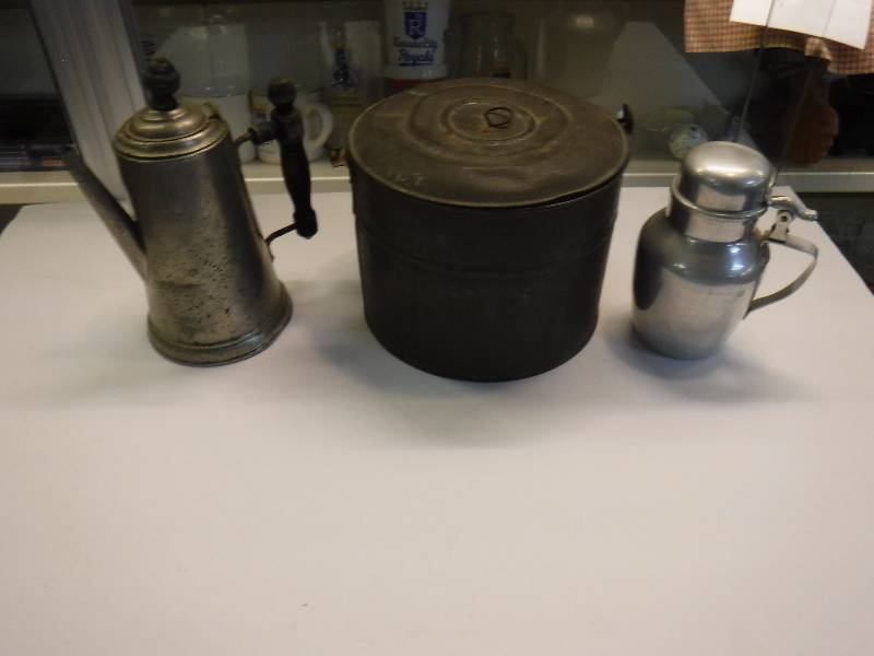 lot 7009 image: vintage metal ware
